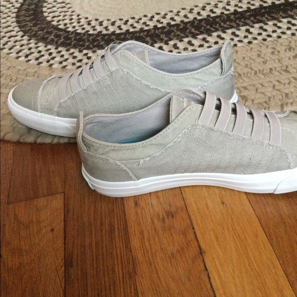 Tan Blowfish slip ons sneaker - Picture 11 of 12